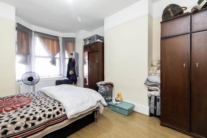 Amazing Location Headstone Road, Harrow-on-the-Hill